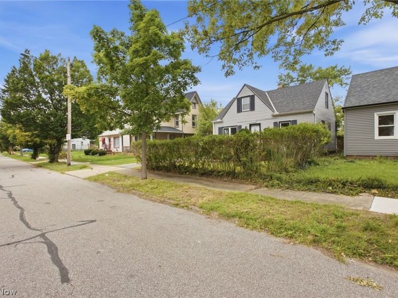 892 E 139th Street, Cleveland, OH 44110 Photo 6