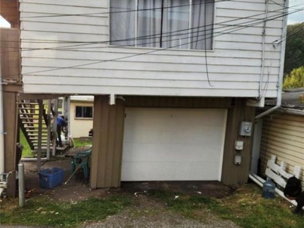 805 Clover Alley , Wellsville, OH 43968