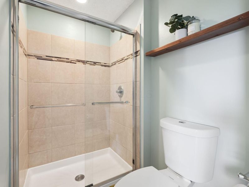 3794 Ravens Glen Drive, Columbus, OH 43221 Photo 13