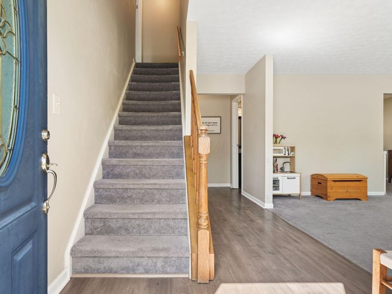 3794 Ravens Glen Drive, Columbus, OH 43221 Photo 2