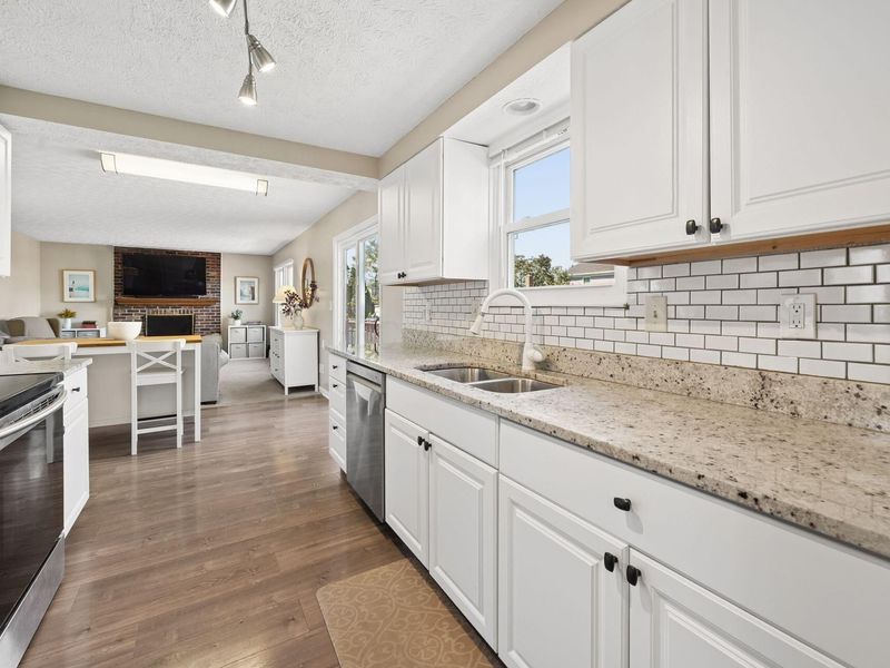3794 Ravens Glen Drive, Columbus, OH 43221 Photo 6