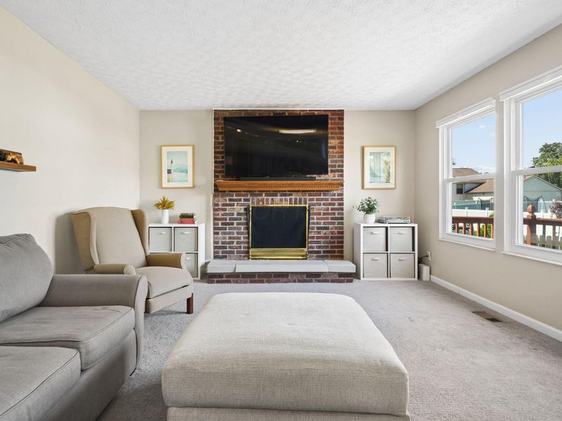 3794 Ravens Glen Drive, Columbus, OH 43221 Photo 9