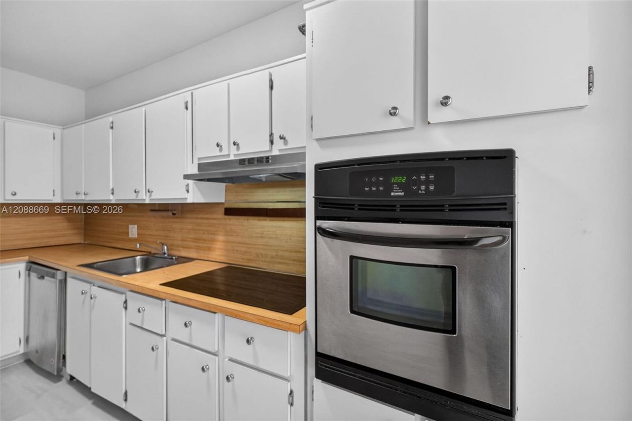 1880 S Treasure Dr, Unit 4M, North Bay Village, FL 33141 Photo