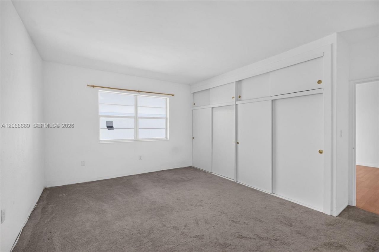1880 S Treasure Dr, Unit 4M, North Bay Village, FL 33141 Photo
