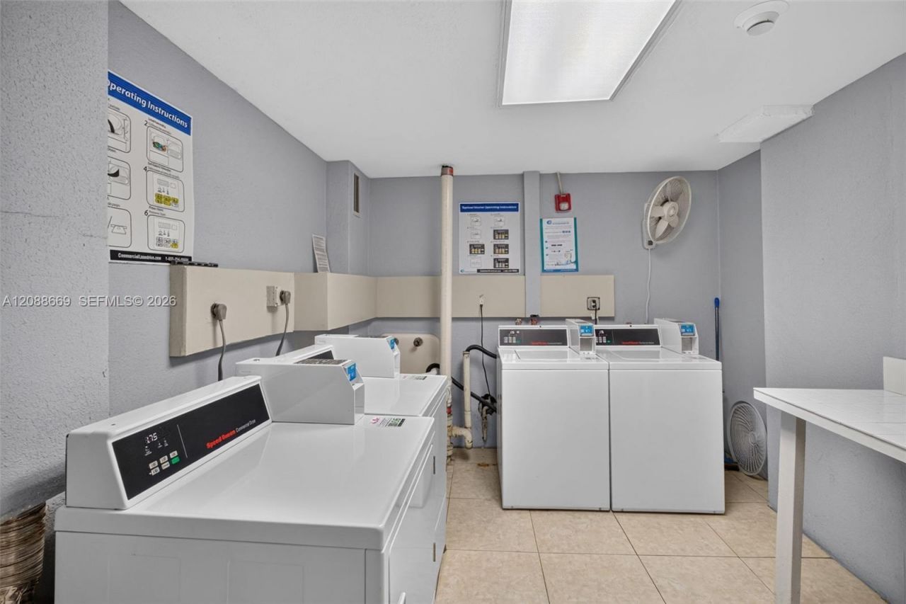 1880 S Treasure Dr, Unit 4M, North Bay Village, FL 33141 Photo