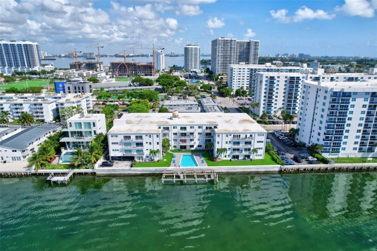 1880 S Treasure Dr, Unit 4M, North Bay Village, FL 33141 Photo