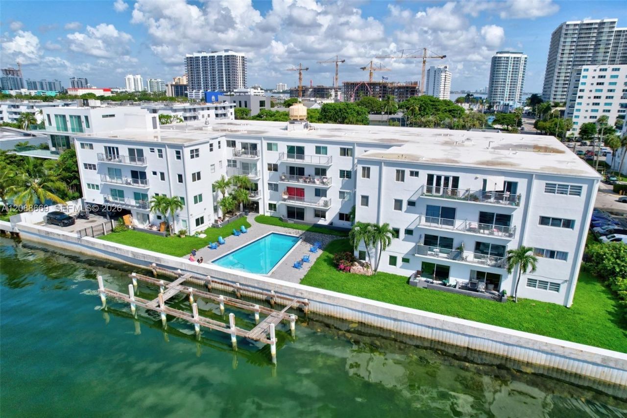 1880 S Treasure Dr, Unit 4M, North Bay Village, FL 33141 Photo