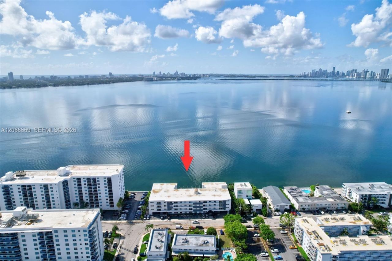 1880 S Treasure Dr, Unit 4M, North Bay Village, FL 33141 Photo