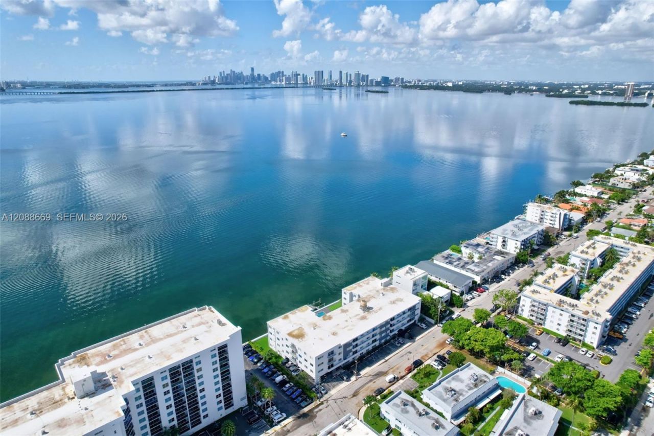 1880 S Treasure Dr, Unit 4M, North Bay Village, FL 33141 Photo