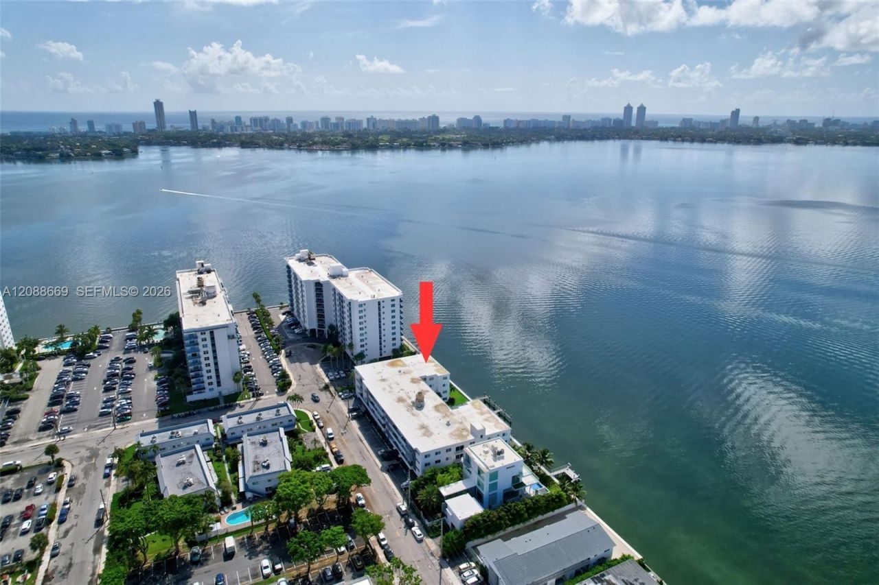 1880 S Treasure Dr, Unit 4M, North Bay Village, FL 33141 Photo