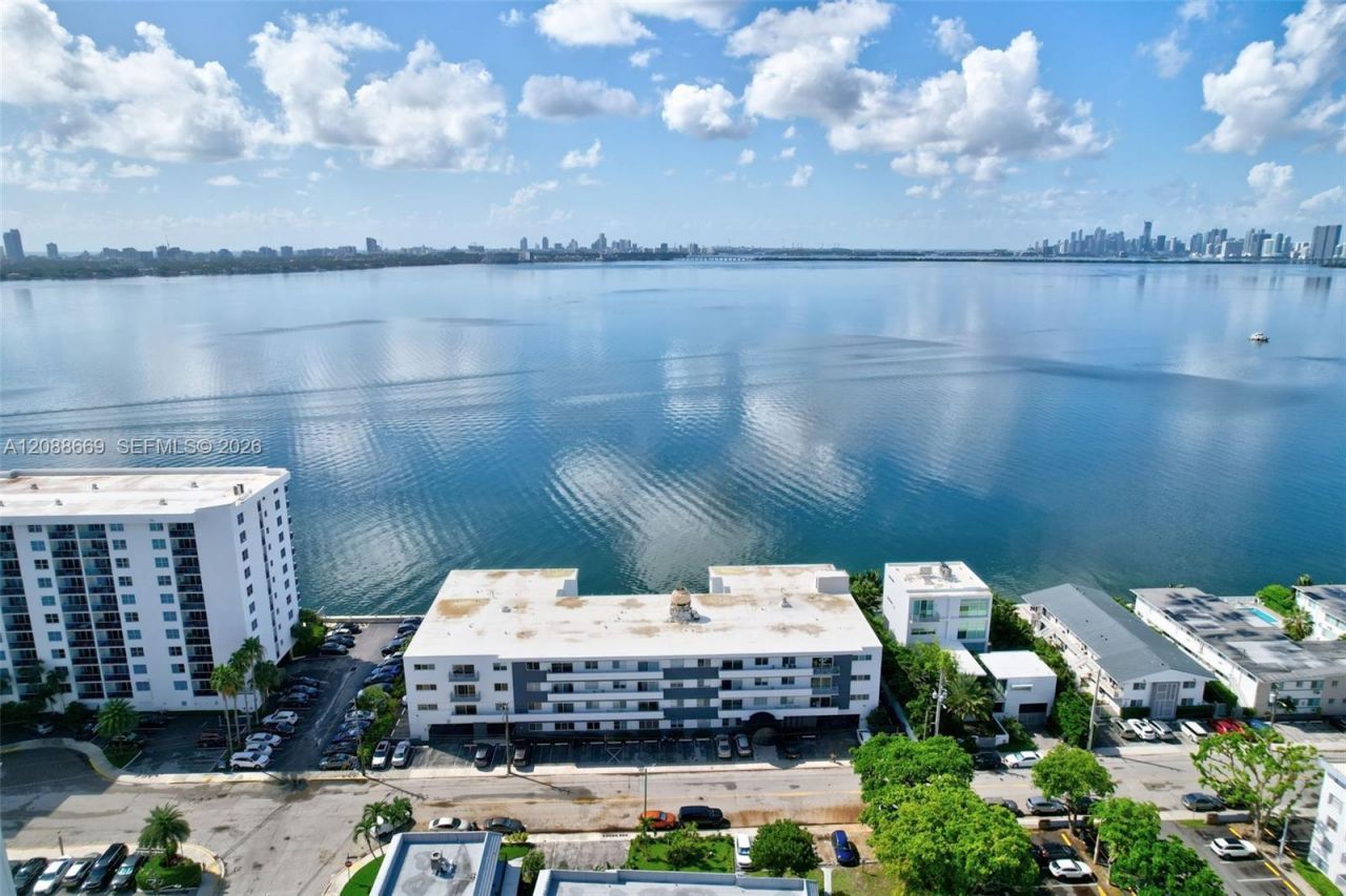 1880 S Treasure Dr, Unit 4M, North Bay Village, FL 33141 Photo