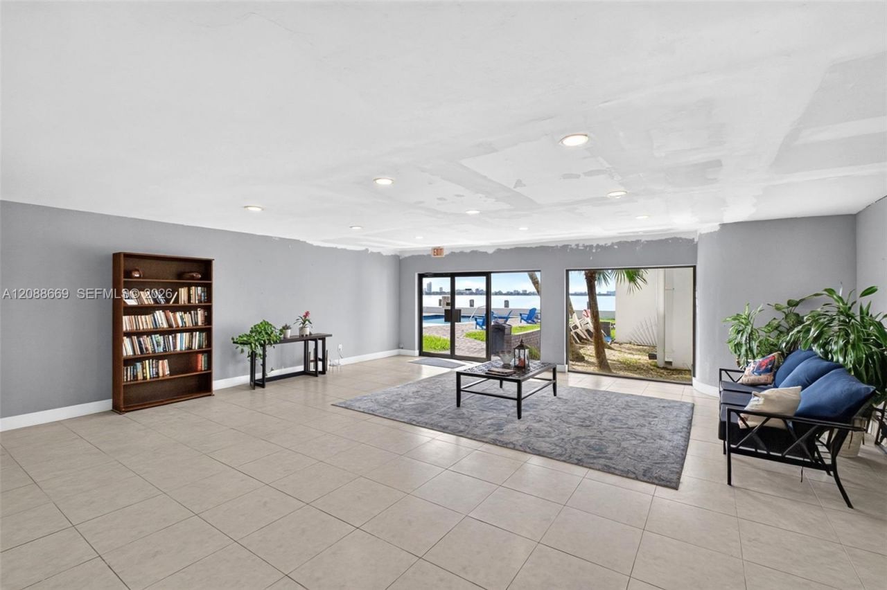 1880 S Treasure Dr, Unit 4M, North Bay Village, FL 33141 Photo