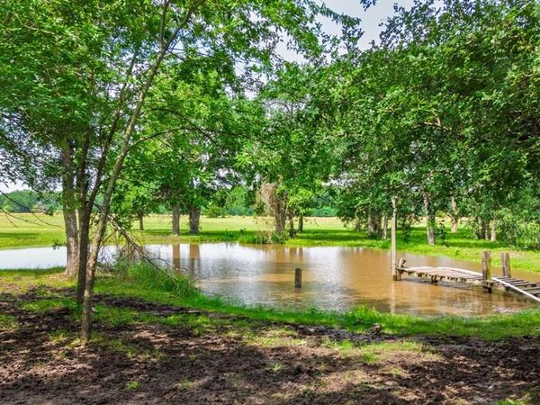 7478 County Road 1020 , Wolfe City, TX 75496