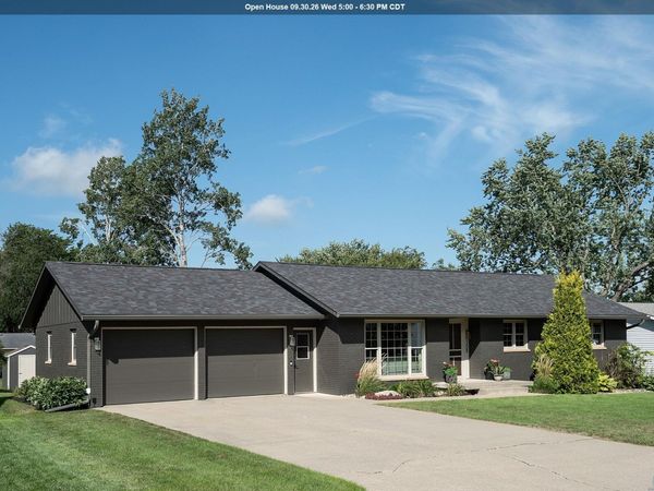 208 KENTUCKY AVE SW, Orange City, IA 51041