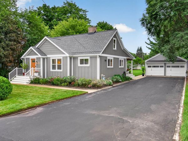 10350 Cherry Bend Road E, Traverse City, MI 49684