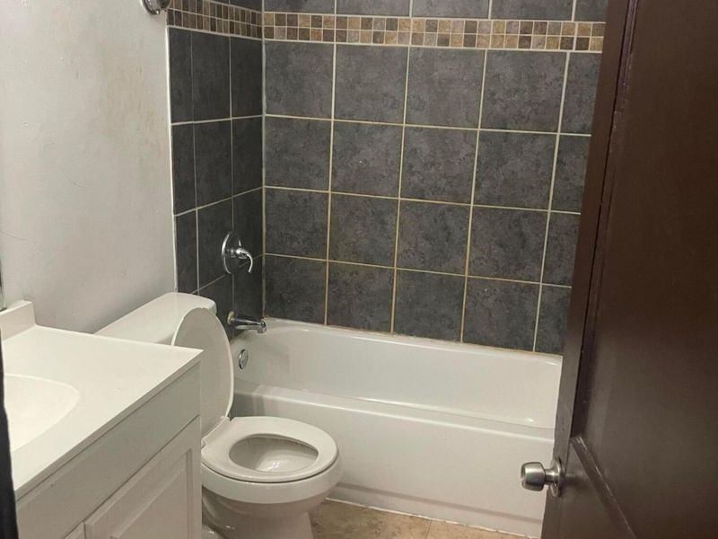 608 E 4th Avenue, Columbus, OH 43201 Photo 8