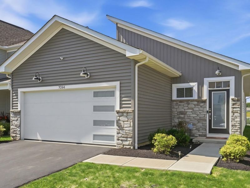 7094 Celebration Drive, Powell, OH 43065 Photo 2