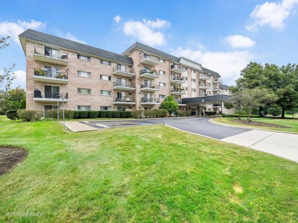 1000 S Lorraine Road , Unit 104, Wheaton, IL 60189