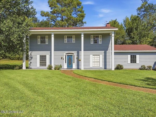 1086 Devonshire Drive, Jackson, MS 39206