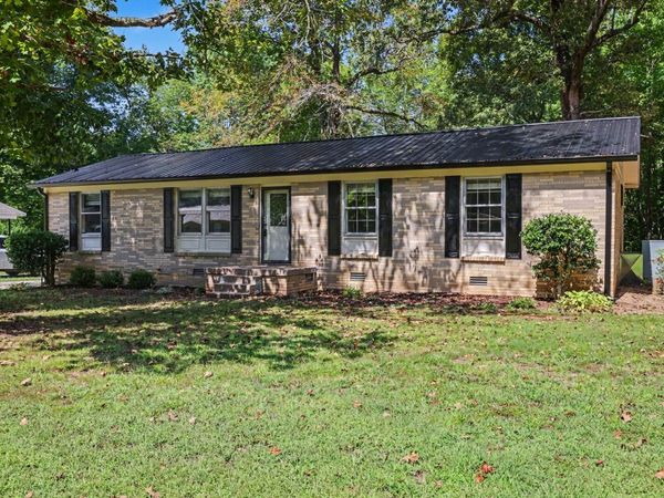 761 Cherokee Dr , New Johnsonville, TN 37134