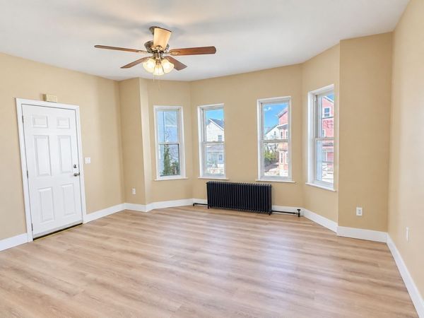 456 Coggeshall St, Unit 2, Fall River, MA 02721