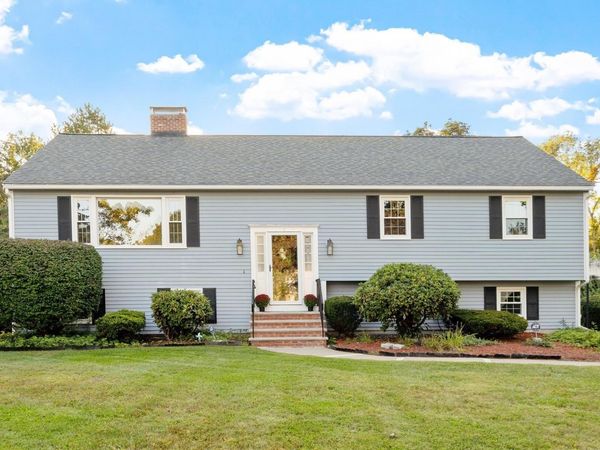 2 Dorset Circle, Andover, MA 01810