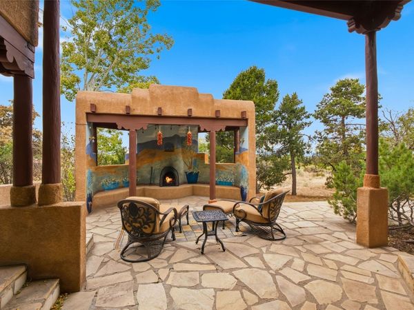 7204 Old Santa Fe Trail, Santa Fe, NM 87505