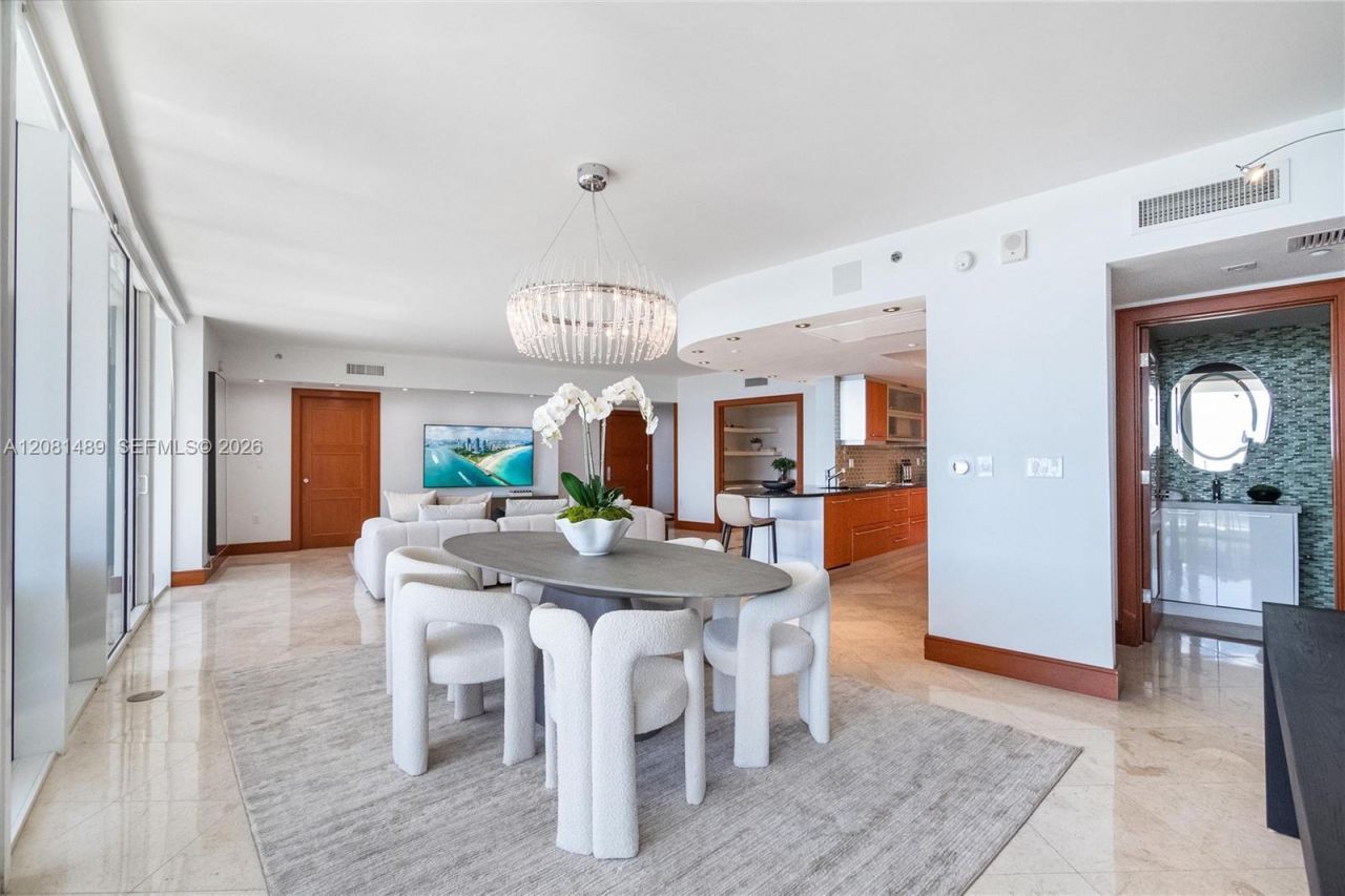 400 Alton Rd , Unit 1106, Miami Beach, FL 33139 Photo