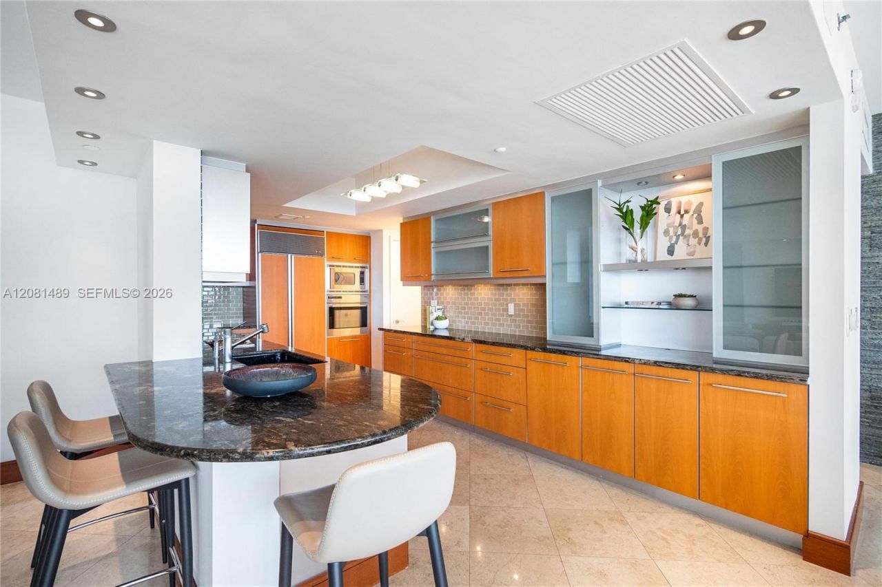 400 Alton Rd , Unit 1106, Miami Beach, FL 33139 Photo