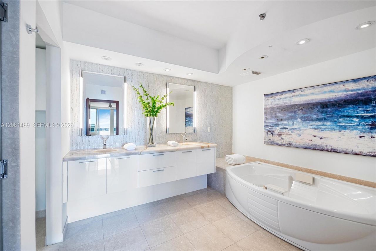 400 Alton Rd , Unit 1106, Miami Beach, FL 33139 Photo