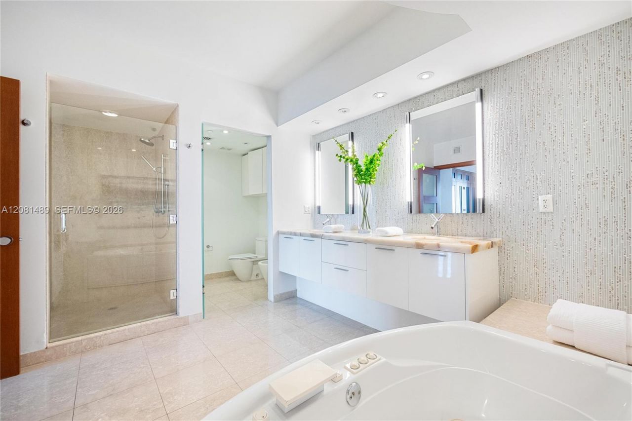 400 Alton Rd , Unit 1106, Miami Beach, FL 33139 Photo
