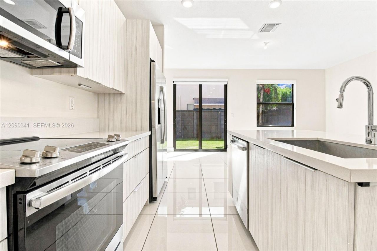 15839 NW 91st Ct, Unit ., Miami Lakes, FL 33018 Photo