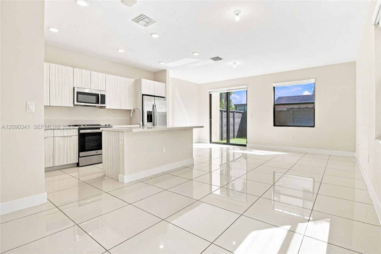 15839 NW 91st Ct, Unit ., Miami Lakes, FL 33018 Photo