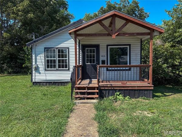 815 Grand Avenue , Poplar Bluff, MO 63901