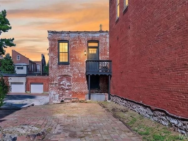 2023 Sidney Street, St Louis, MO 63104