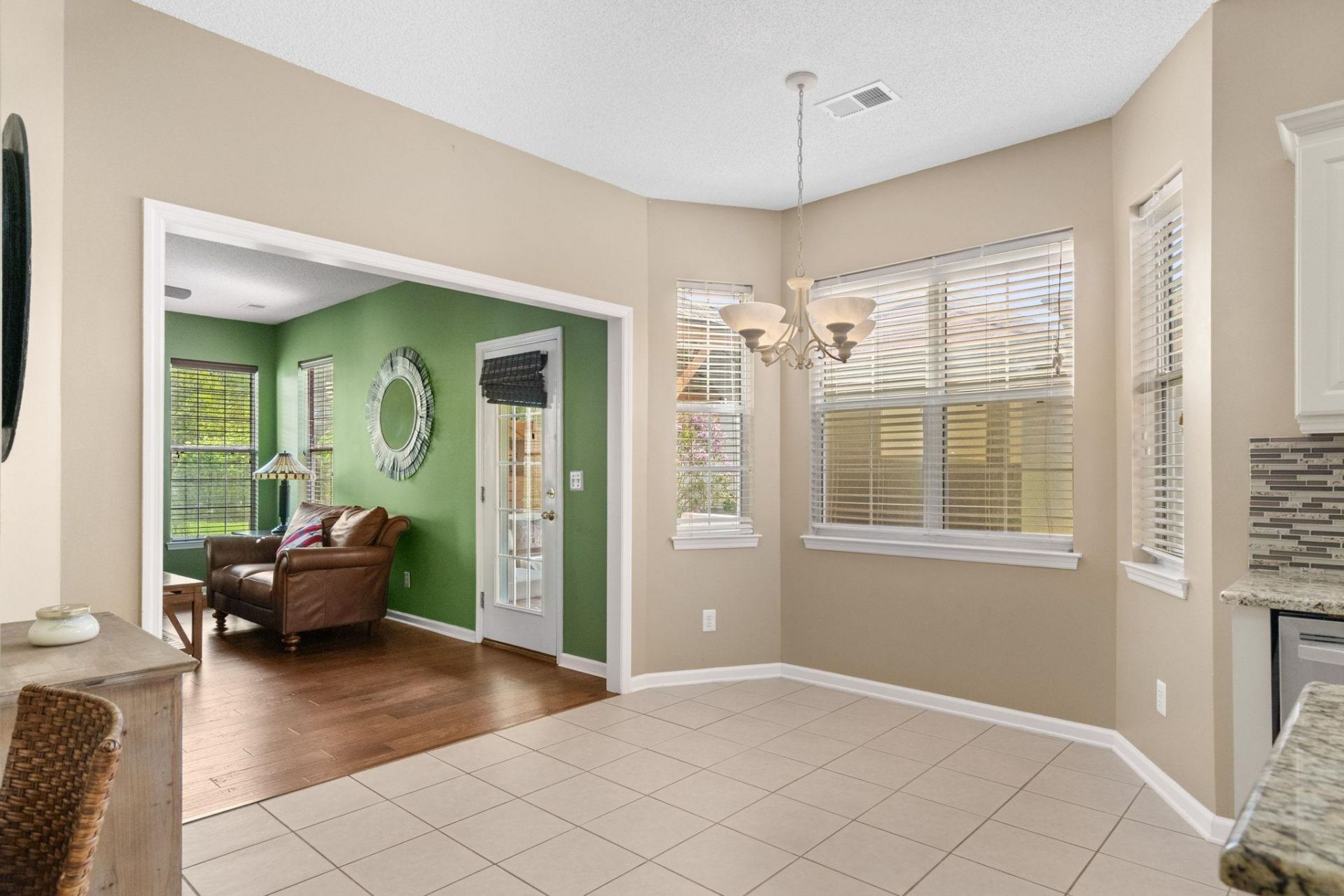 403 Bluebonnett Ct.  Photo 6