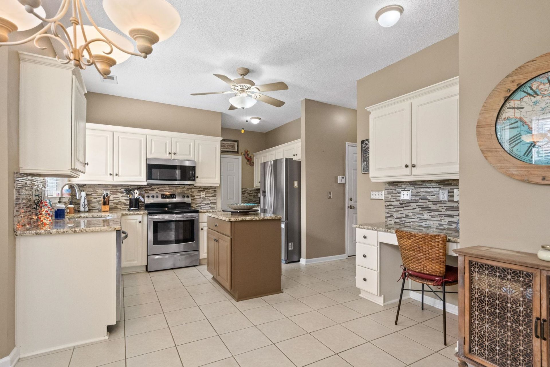 403 Bluebonnett Ct.  Photo 7
