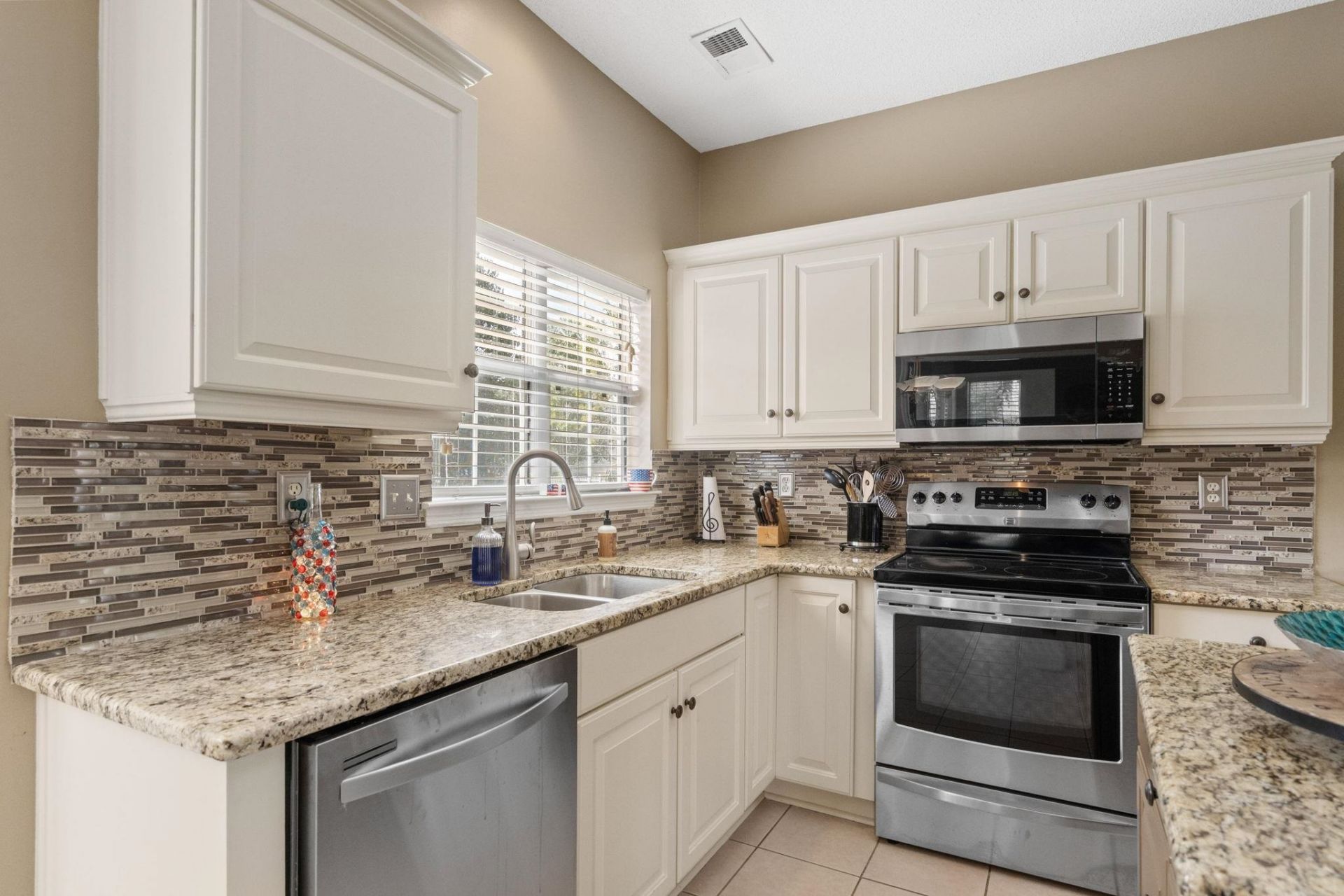 403 Bluebonnett Ct.  Photo 8