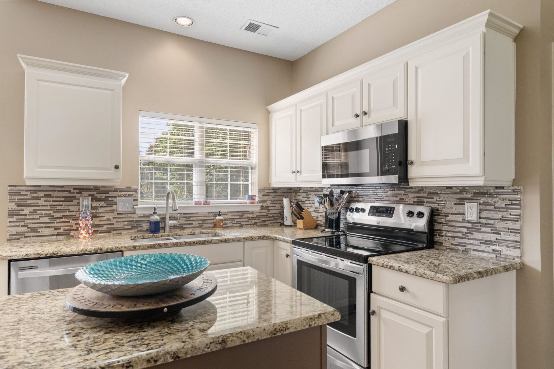 403 Bluebonnett Ct.  Photo 9