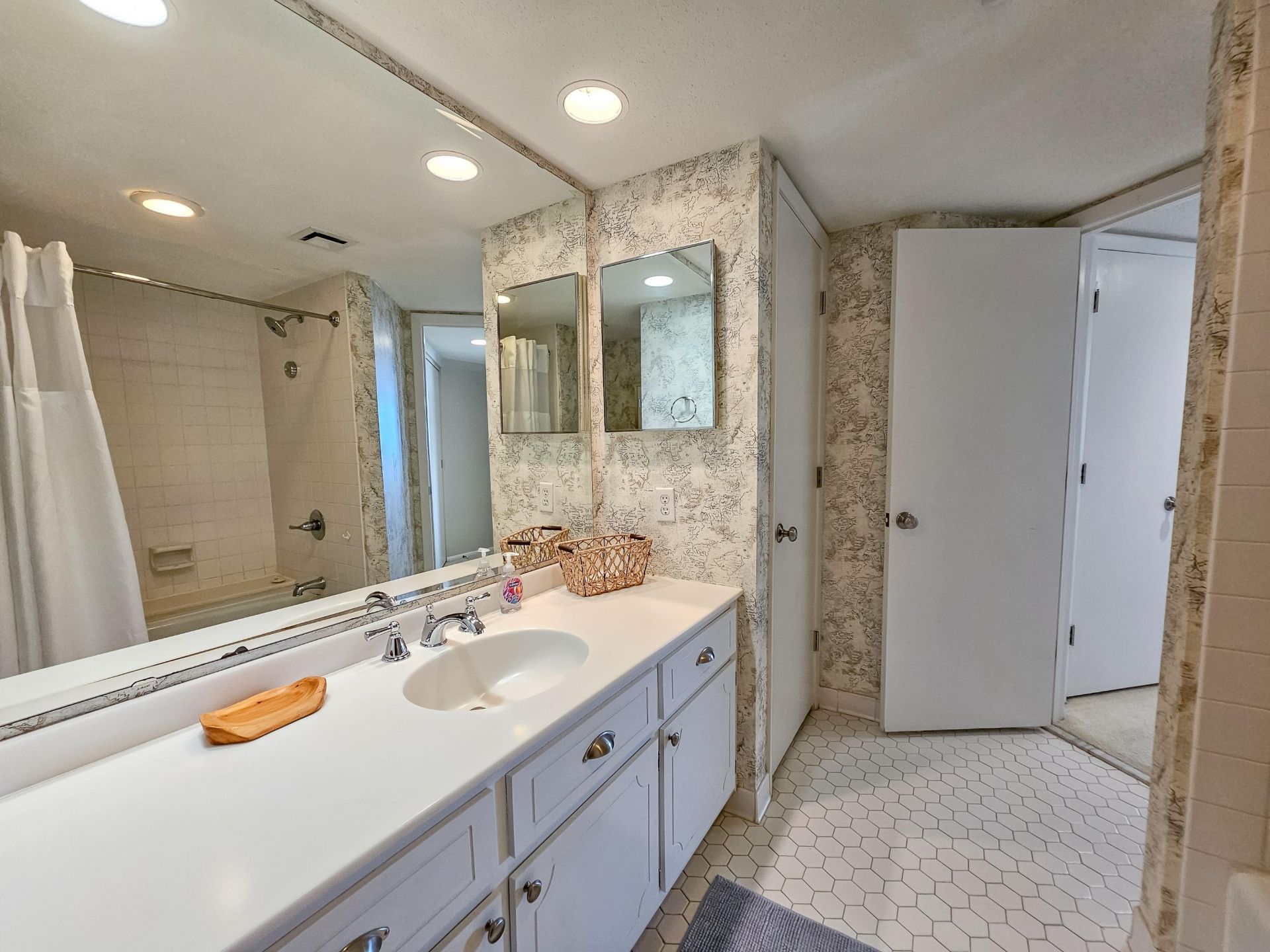 9650 Shore Dr. Photo 27