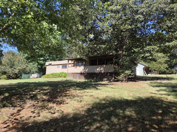 26 Bluewater DR, Moneta, VA 24121