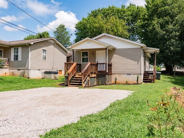 250 Mountain St, Doyle, TN 38559