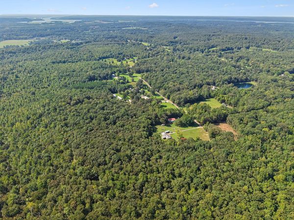410 Pender Hill Ln , New Johnsonville, TN 37134