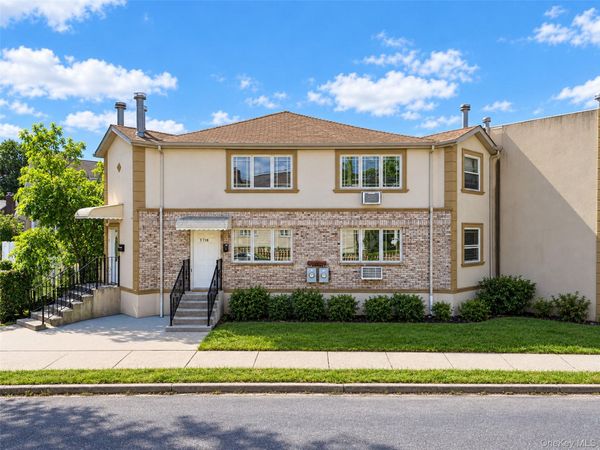 577 Aztec Place, Far Rockaway, NY 11691