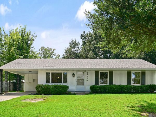 2254 E Contour Dr, Baton Rouge, LA 70809