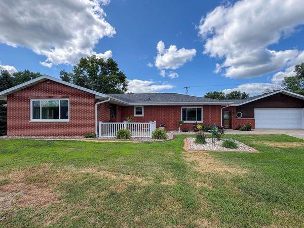3972 Eagle Point Road, Hazel Green, WI 53811