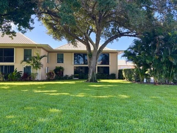 7 SE Turtle Creek Drive, Unit F, Tequesta, FL 33469