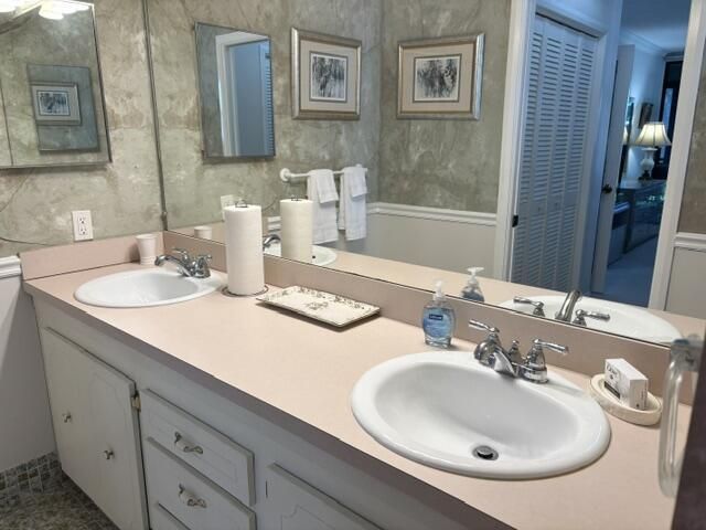 7 SE Turtle Creek Drive, Unit F, Tequesta, FL 33469 Photo