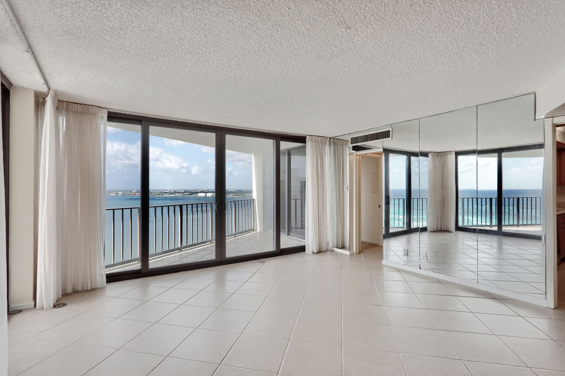 5420 N Ocean Drive, Unit 2404, Singer Island, FL 33404 Photo