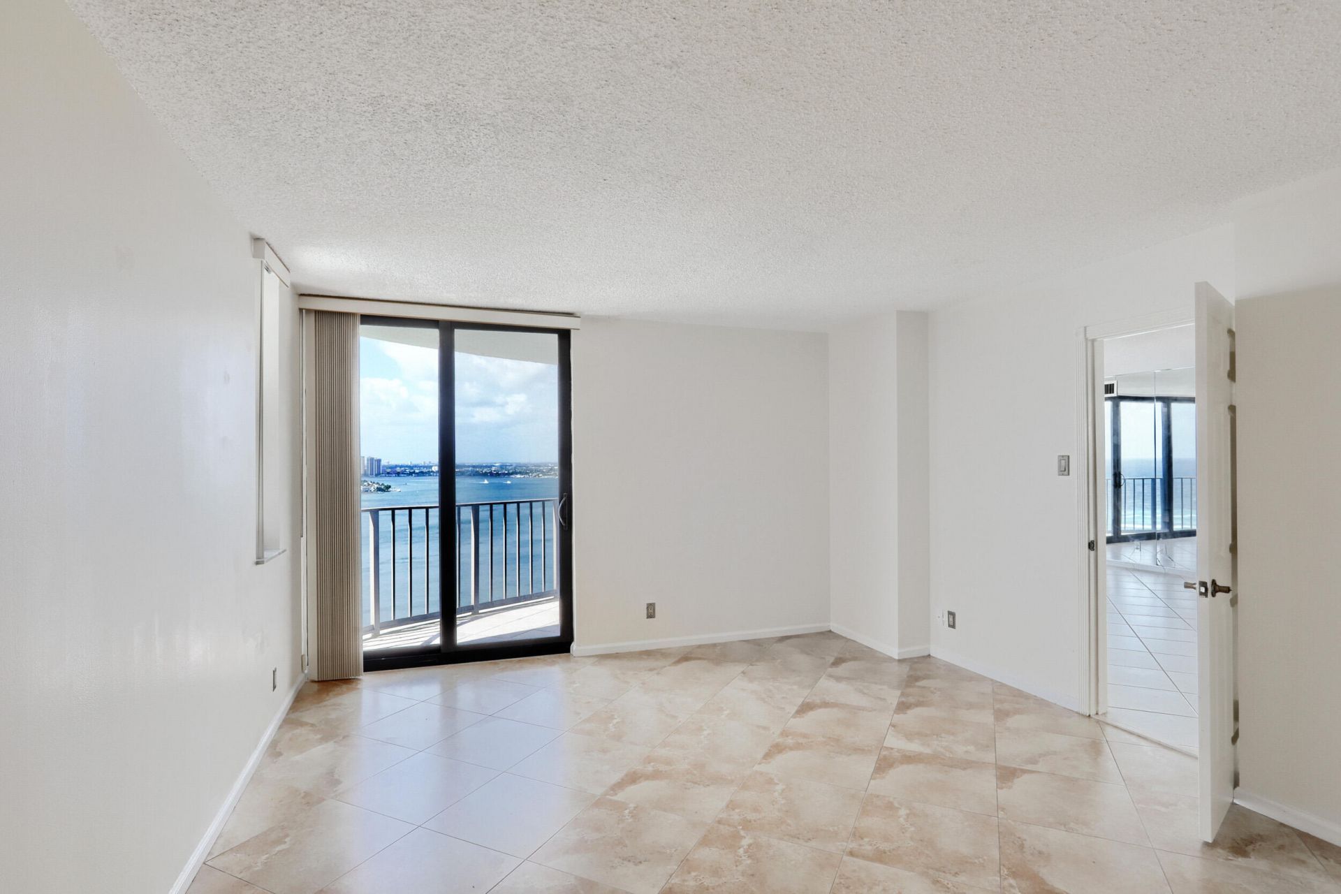 5420 N Ocean Drive, Unit 2404, Singer Island, FL 33404 Photo